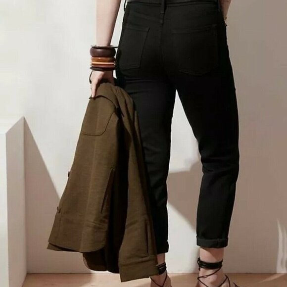 Banana Republic Low-Rise Black Tapered Girlfriend Jeans Size 0/25 PETITE - Picture 2 of 4